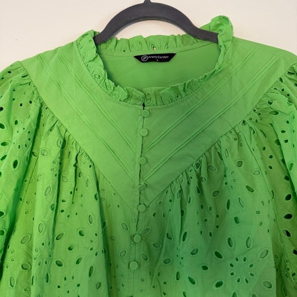Pretty Garden Green Eyelet Blouse - Picture 3 of 6